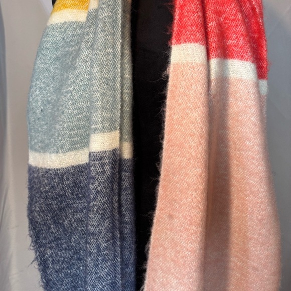 GAP Old Navy Multi-Color Oversized Scarf with Fringe - Picture 5 of 10
